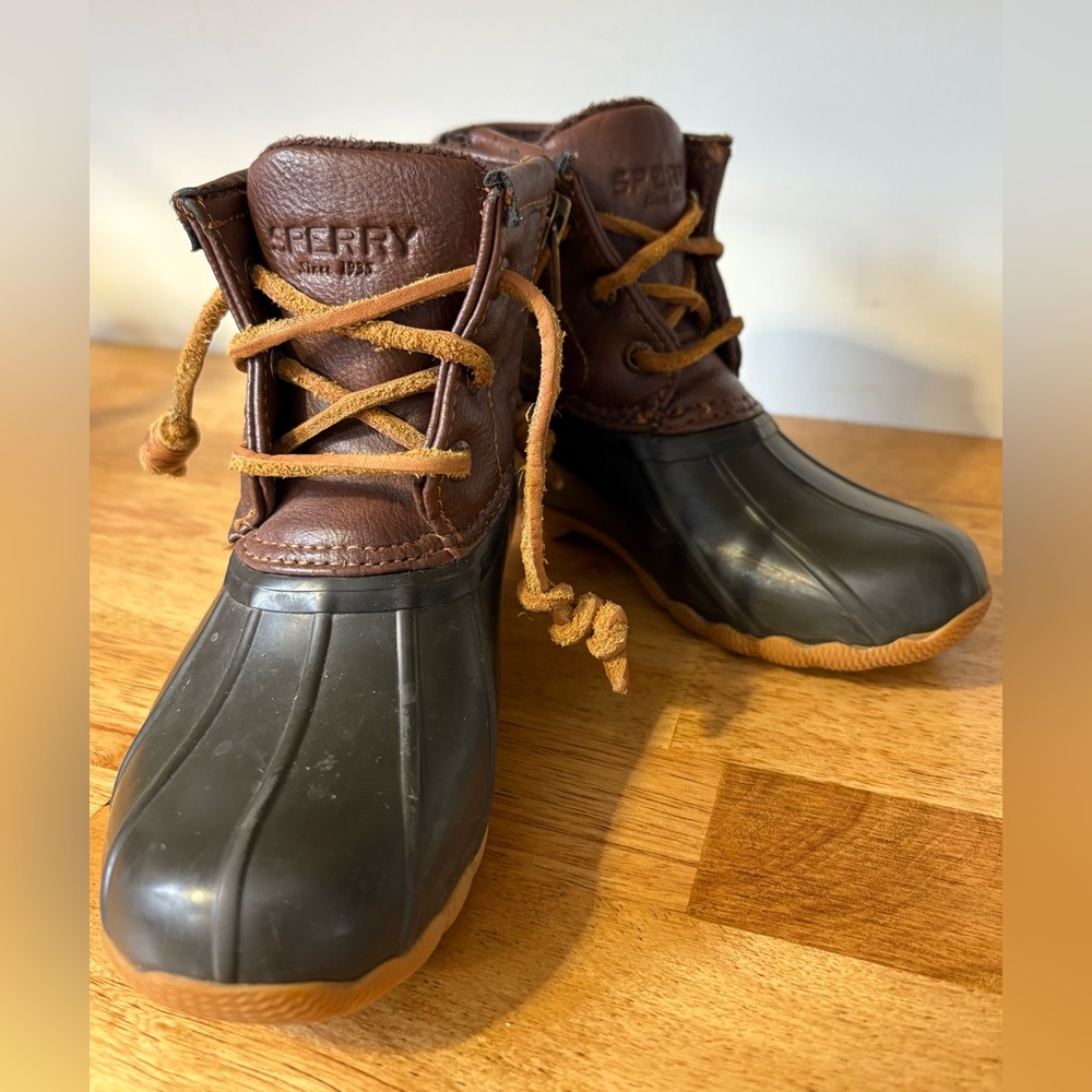 LITTLE GIRLS BROWN SPERRY RUBBER LACE & ZIPPER ANKLE BOOTS SIZE 10